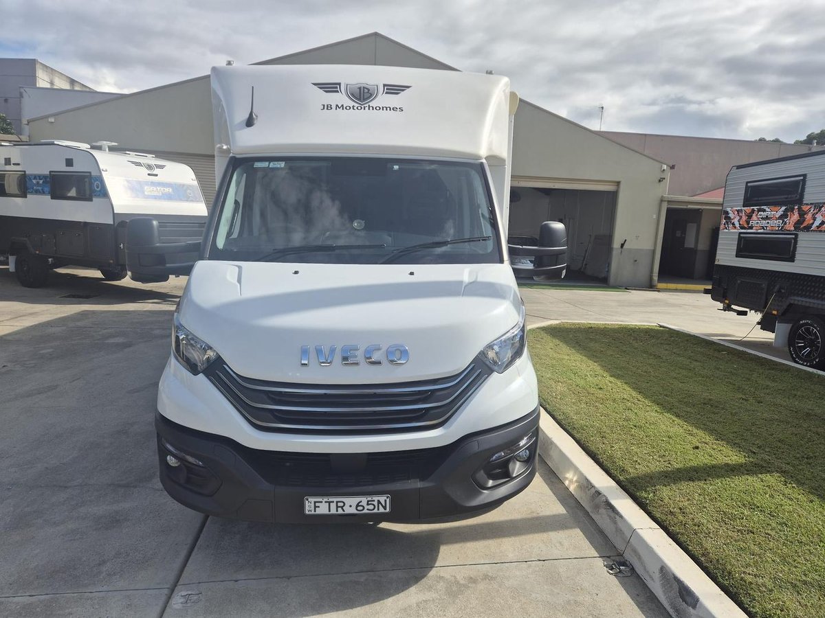 2024 Jb Motorhomes Jb Touring Queen Bed 2024 JB Motorhomes JB Touring Queen BED